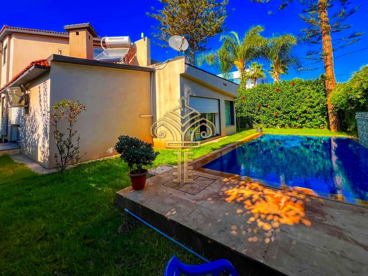 Villa de Prestige Meublée à Louer – 500 m² avec Piscine et Jardin…